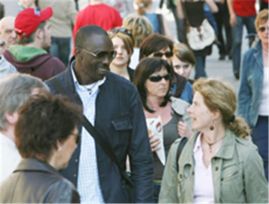 德國(guó)之所以成為現(xiàn)在移民大國(guó),關(guān)鍵在于福利優(yōu)秀! 德國(guó)之所以成為現(xiàn)在移民大國(guó),關(guān)鍵在于福利優(yōu)秀!