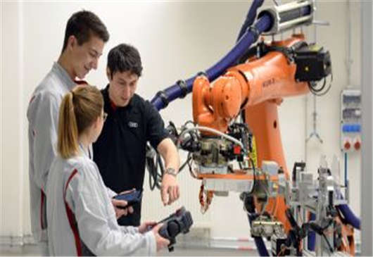 經(jīng)濟(jì)離不開(kāi)德國(guó)的教育與匠人精神 經(jīng)濟(jì)離不開(kāi)德國(guó)的教育與匠人精神