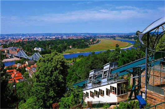 <a style='color:#268bd1;cursor:pointer;' href='/ymdg.html'>德國入籍</a>成為德國公民,你都需要做什么?(上) 德國入籍成為德國公民,你都需要做什么?(上)