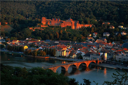 德國技術移民的條件介紹,德國雙元制教育鶴立雞群! 德國技術移民的條件介紹,德國雙元制教育鶴立雞群!